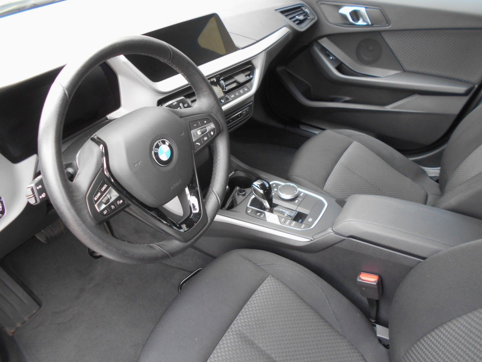 BMW 118iA 29`KM -NAVI-LED-HIFI-SITZHEIZUNG-CARPLAY- foto 8