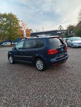 Volkswagen Touran 1.4 TSI Highline.Automatik.Navi.Klima.AHK - gebrauchte VW Touran aus dem Jahr 2013