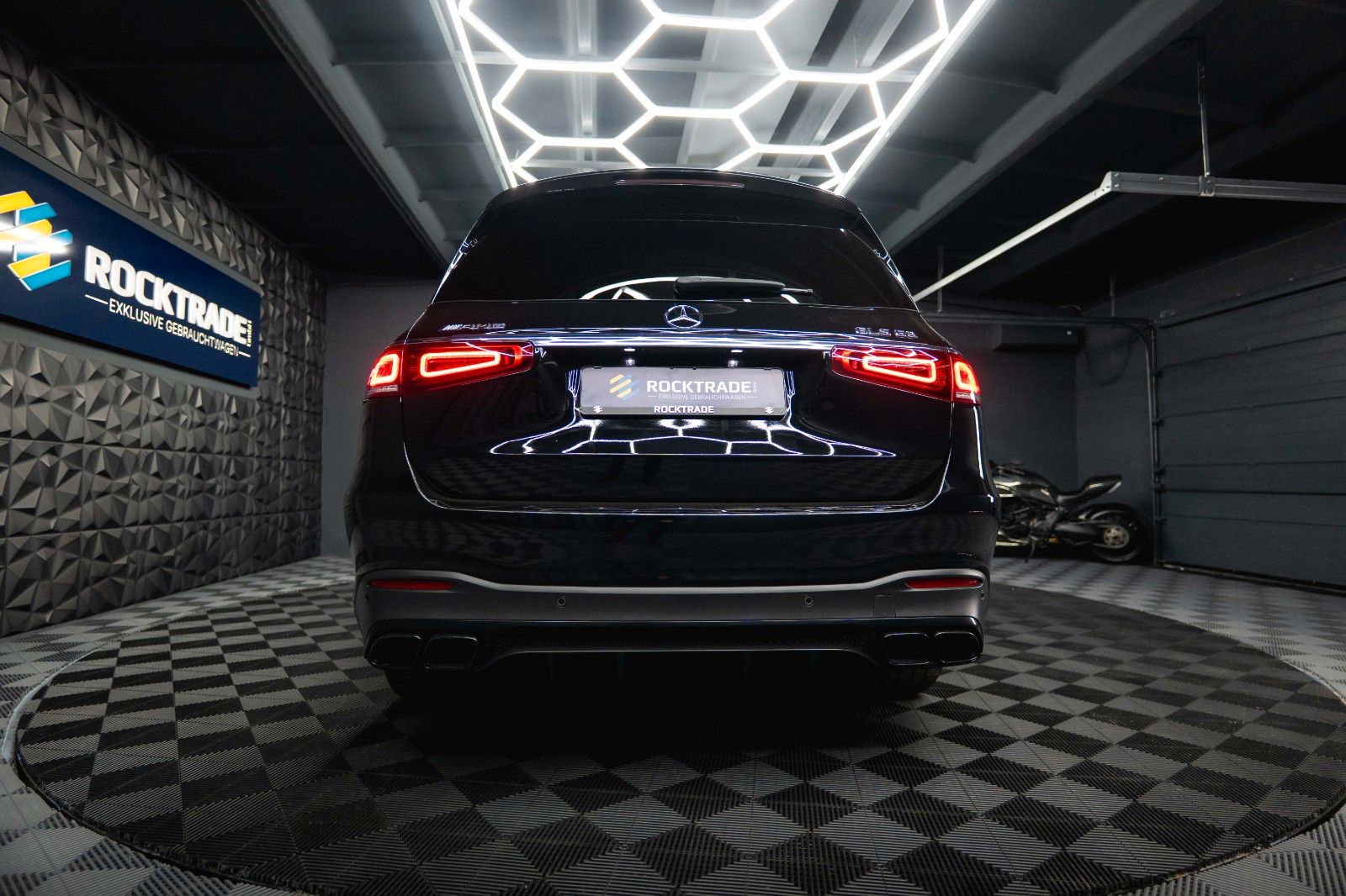 Fahrzeugabbildung Mercedes-Benz GLS 63 AMG 4Matic+ Driver's Package Carbon *ACC*