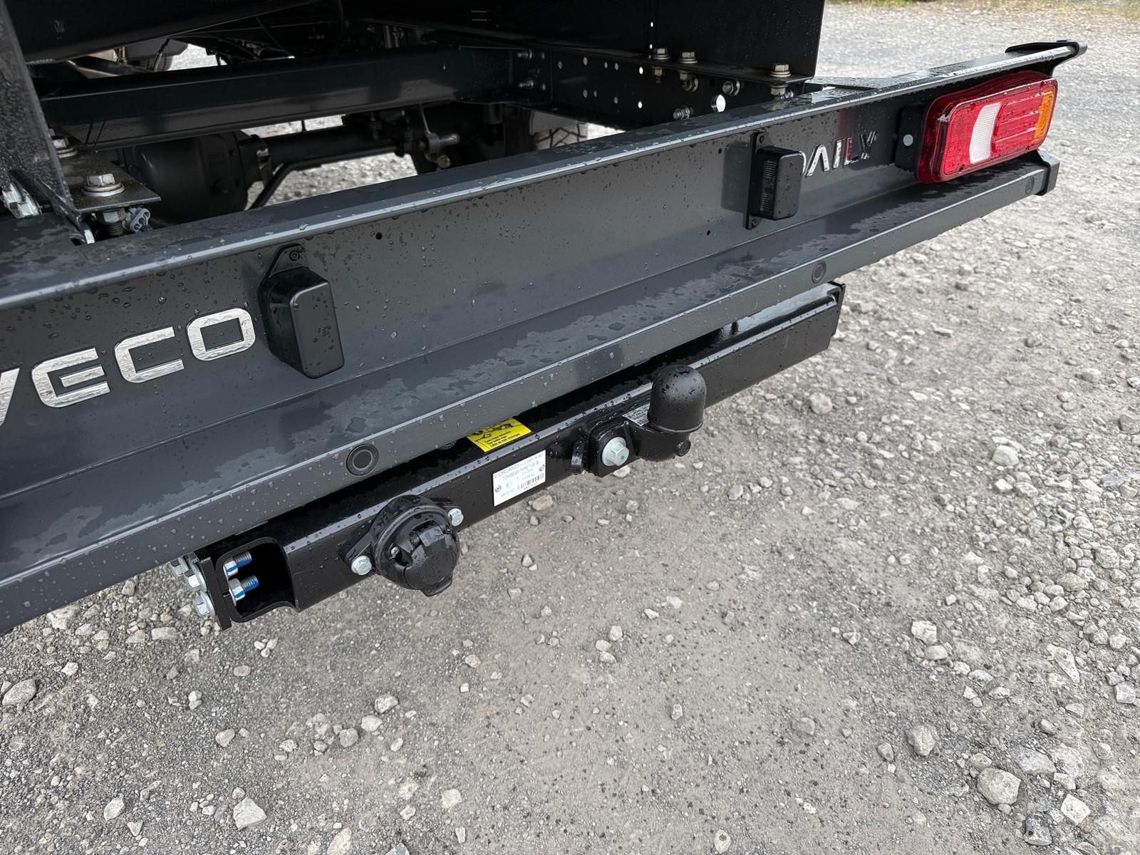 Fahrzeugabbildung Iveco Daily 35S14BA8Y D Dreiseitenkipper