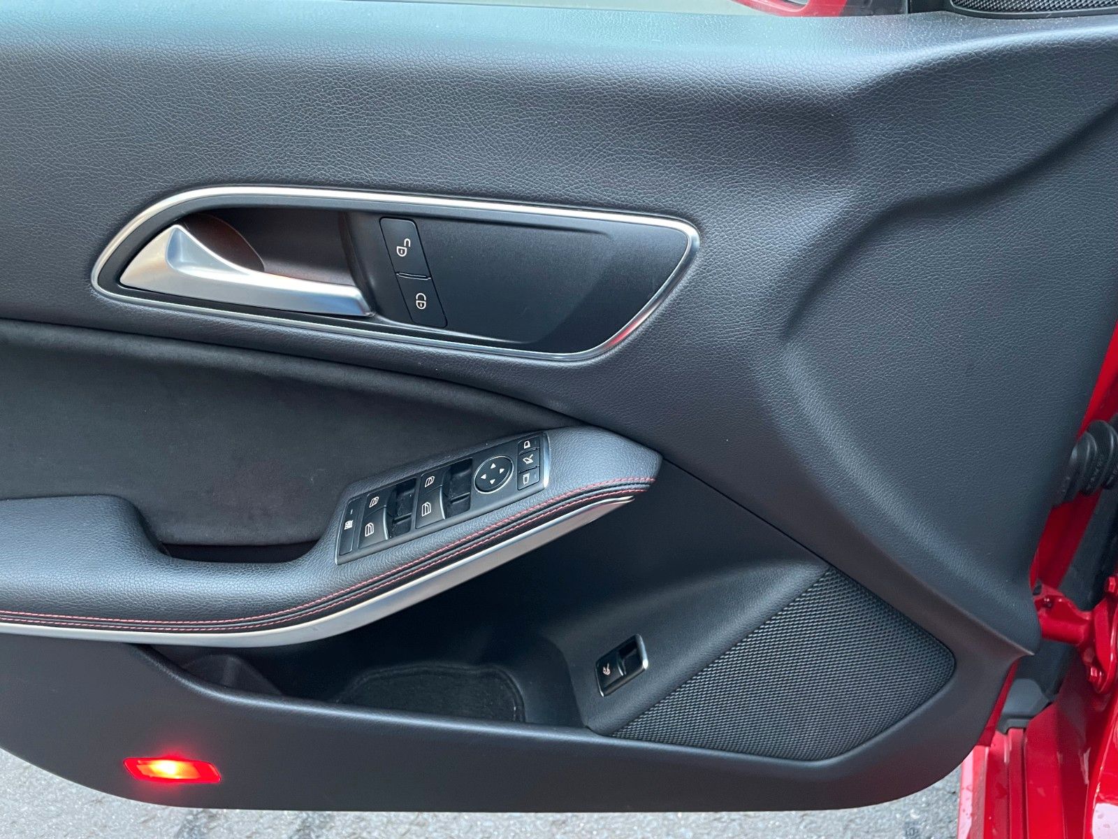 Fahrzeugabbildung Mercedes-Benz CLA 200 AMG Navi+SHZ+Klima+PDC+LED