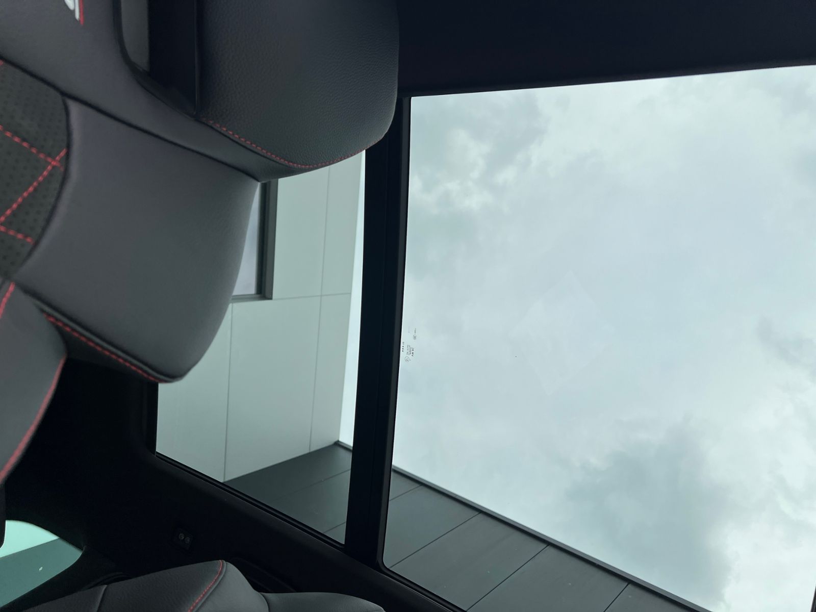 Fahrzeugabbildung SKODA Octavia Combi RS 2.0 TSI DSG *AHK,CANTON,Panoram