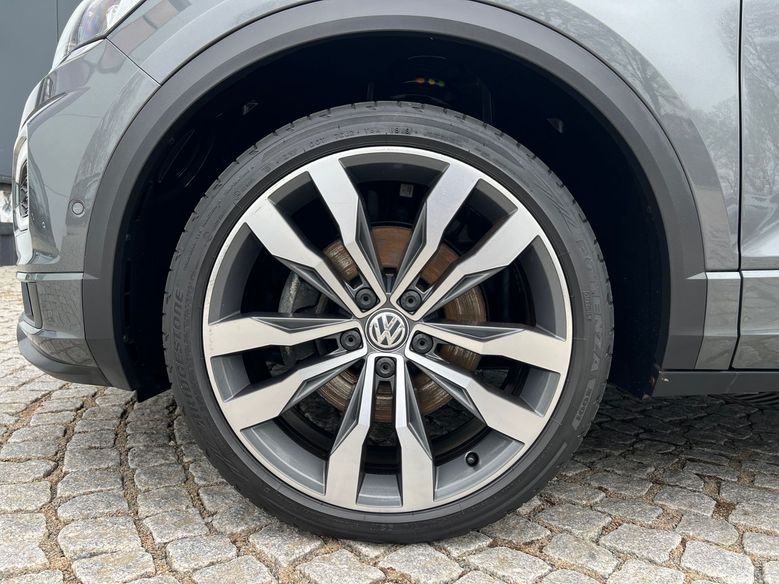 Fahrzeugabbildung Volkswagen T-Roc R-Line 1.5 TSI IQ.DRIVE *AHK, Climatronic,