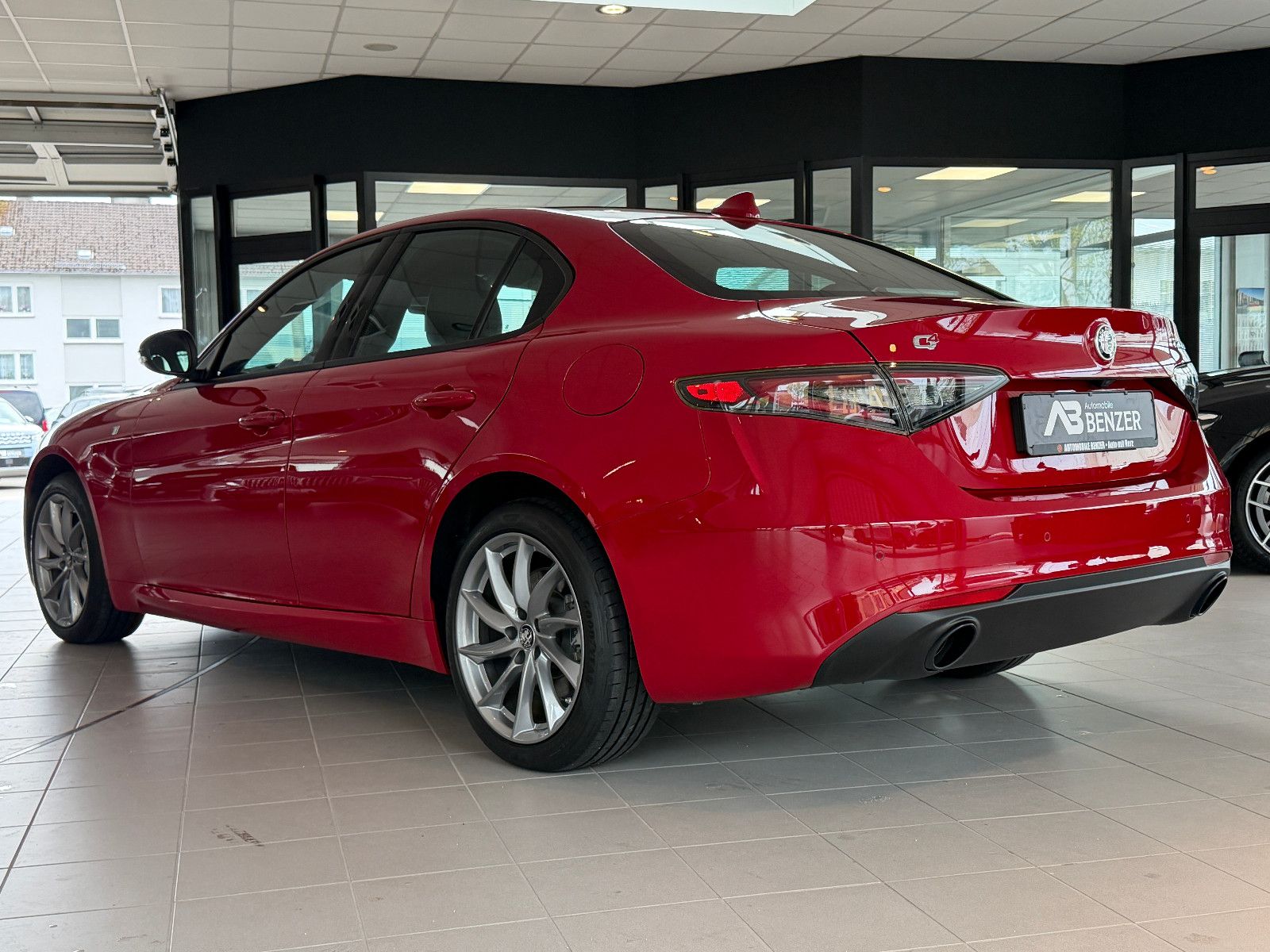 Fahrzeugabbildung Alfa Romeo Giulia Ti Q4/MEMORY/ACC/NAVI/KAMERA/SHZ