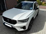 Volvo XC40 B4 Ultra Dark DCT  - Volvo XC40: Ultra Dark