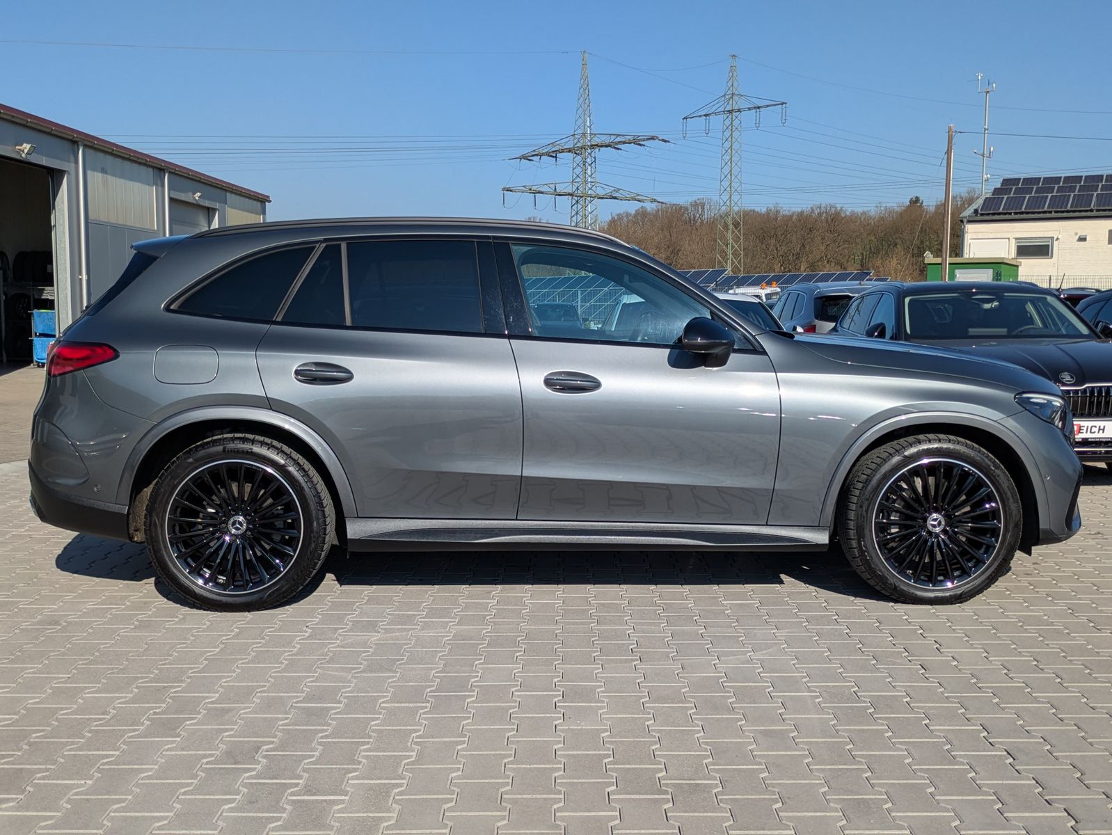 Fahrzeugabbildung Mercedes-Benz GLC 300 d 4M AMG PANO*DIGITAL-LIGHT*ACC*AHK*20"