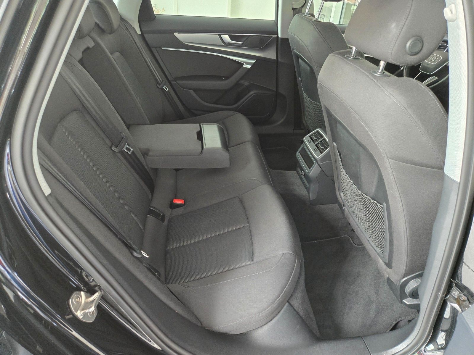 Fahrzeugabbildung Audi A6 Avant 40 TDI sport