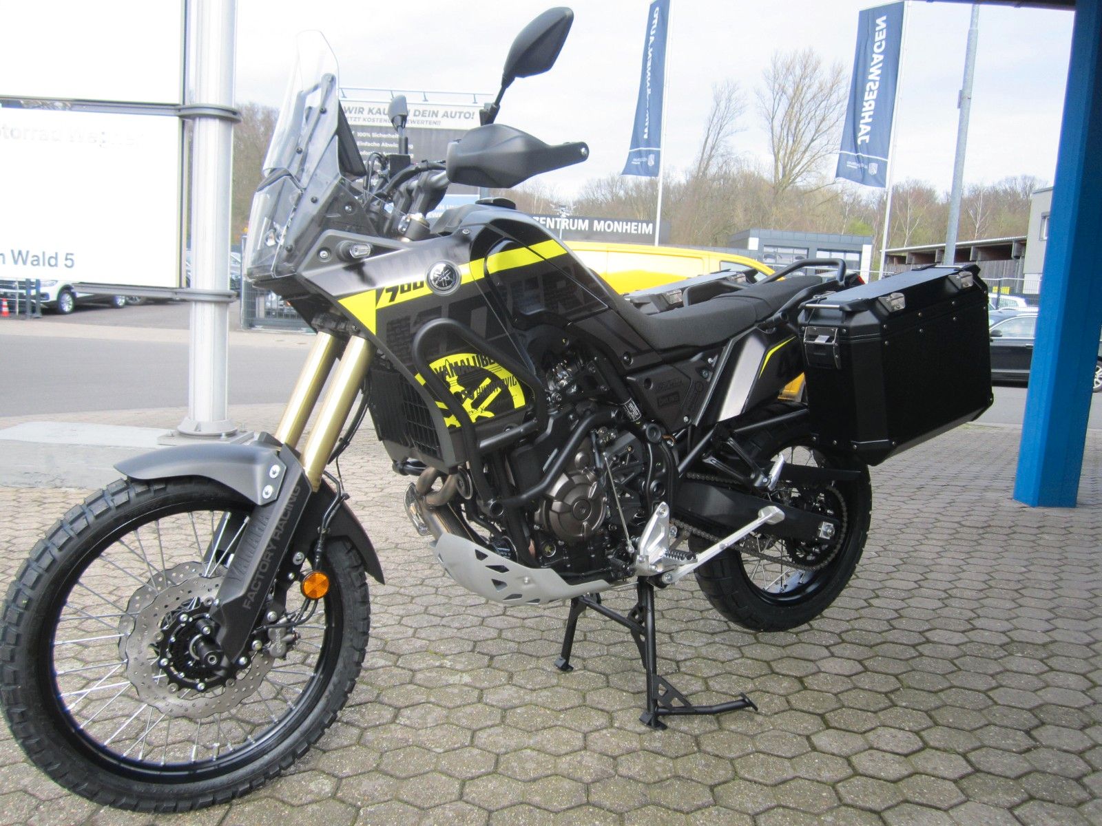 Fahrzeugabbildung Yamaha XTZ 700 Foliert und Zub. für 2700.-€