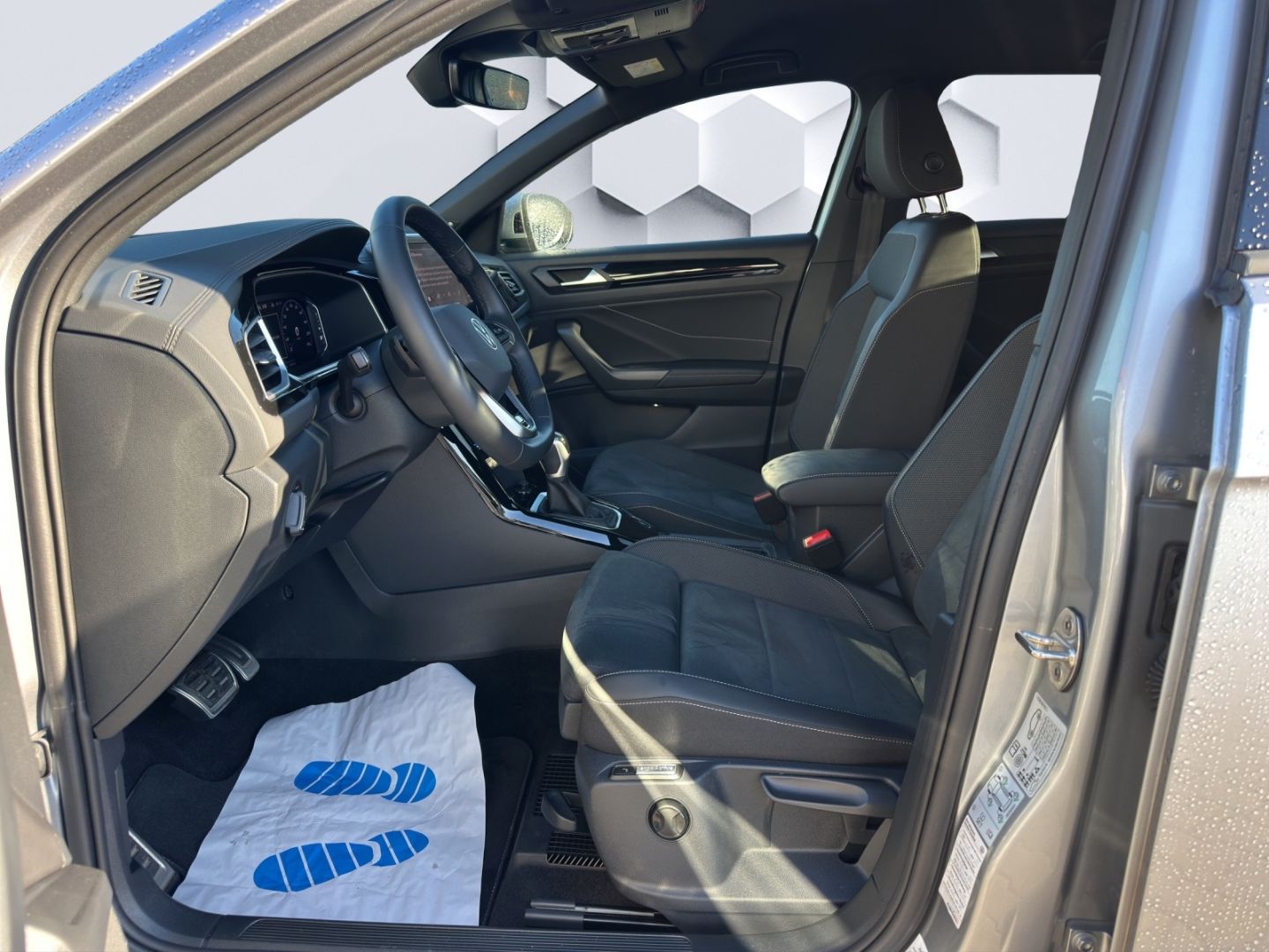 T-Roc 1.5 TSI R-Line DSG AHZV LED PDC Rückfahrka