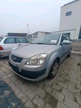 Kia Rio 1,4 Benzin - Kia Rio in Karlsruhe