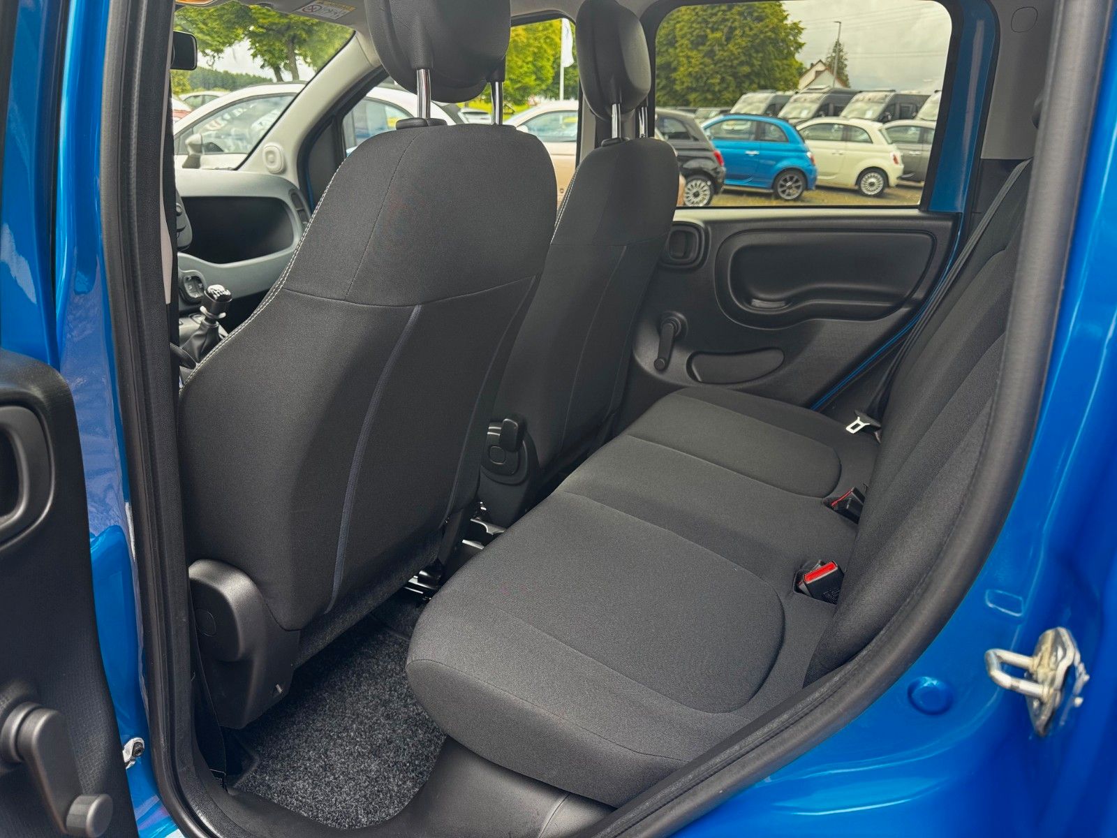 Fahrzeugabbildung Fiat Panda MY23 CROSS 1.0 GSE CARPLAY KLIMA
