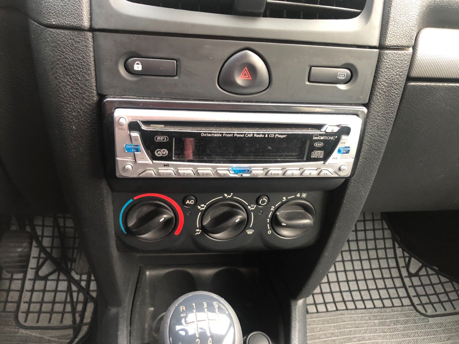 Fahrzeugabbildung Renault Clio II Campus YAHOO! 1.Hand TÜV 11/2027!!!