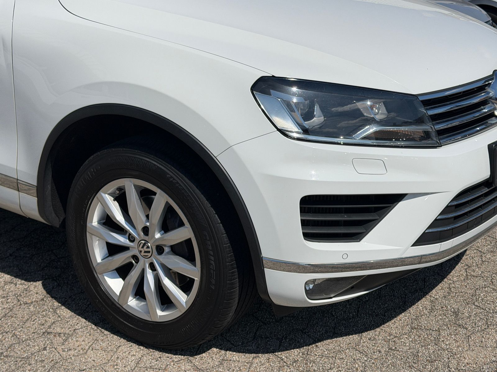 Fahrzeugabbildung Volkswagen Touareg V6 TDI BMT/Terrain Tech 4Mot/NAVI/LEDER