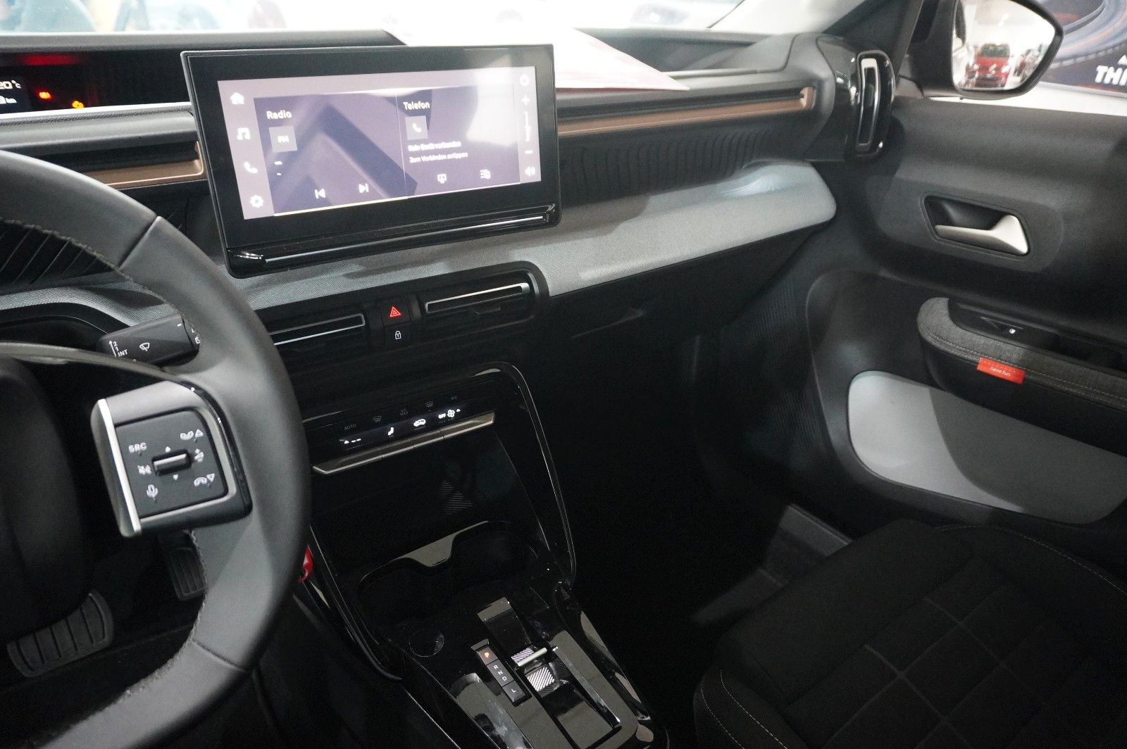 Fahrzeugabbildung Citroën C3 Aircross 1.2 HYBRID PLUS DSC NAVI/LED/KAMERA