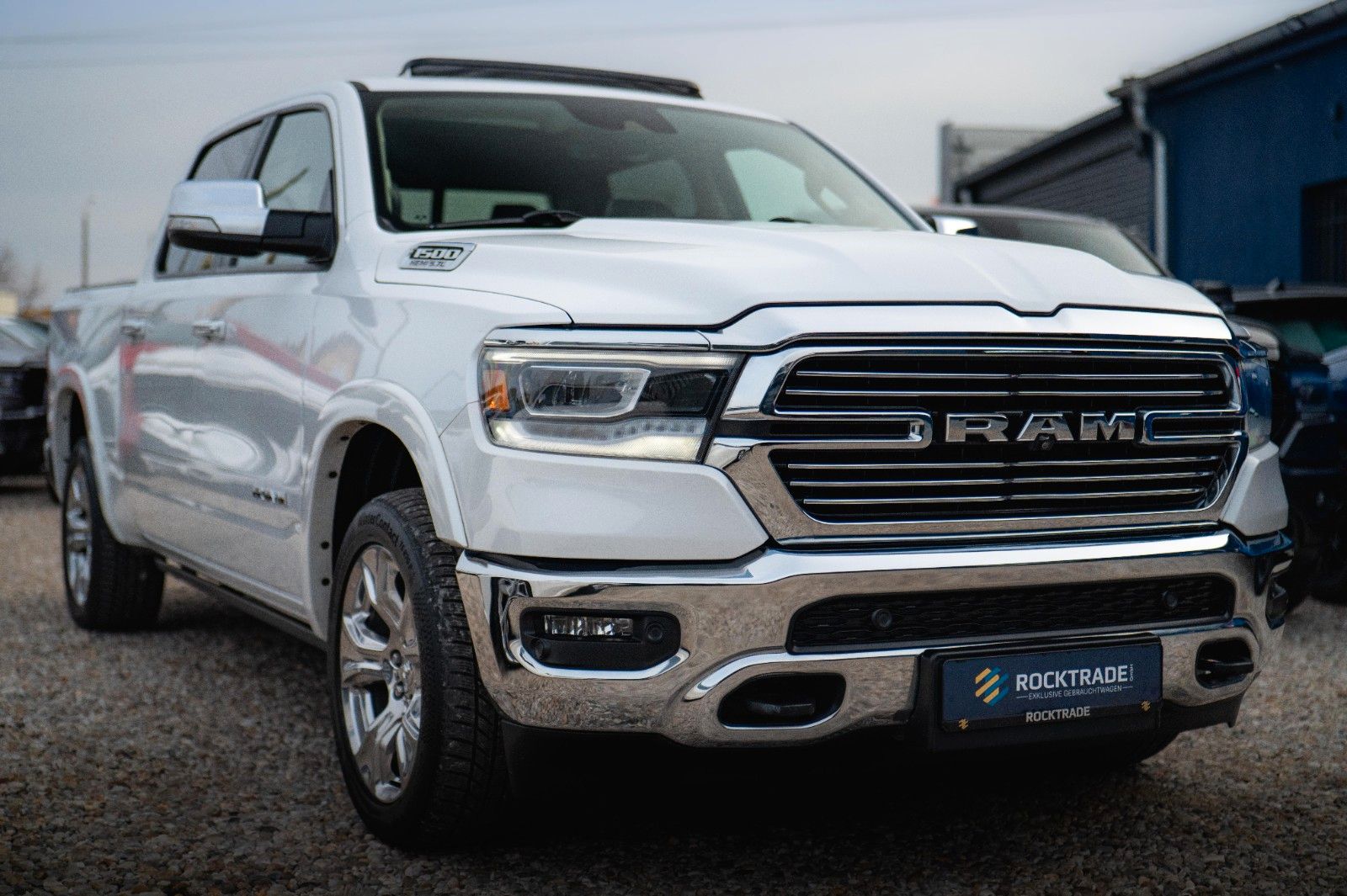 Fahrzeugabbildung Dodge RAM 5.7 V8 HEMI 4x4 LARAMIE LPG *Unfallfrei*Pano