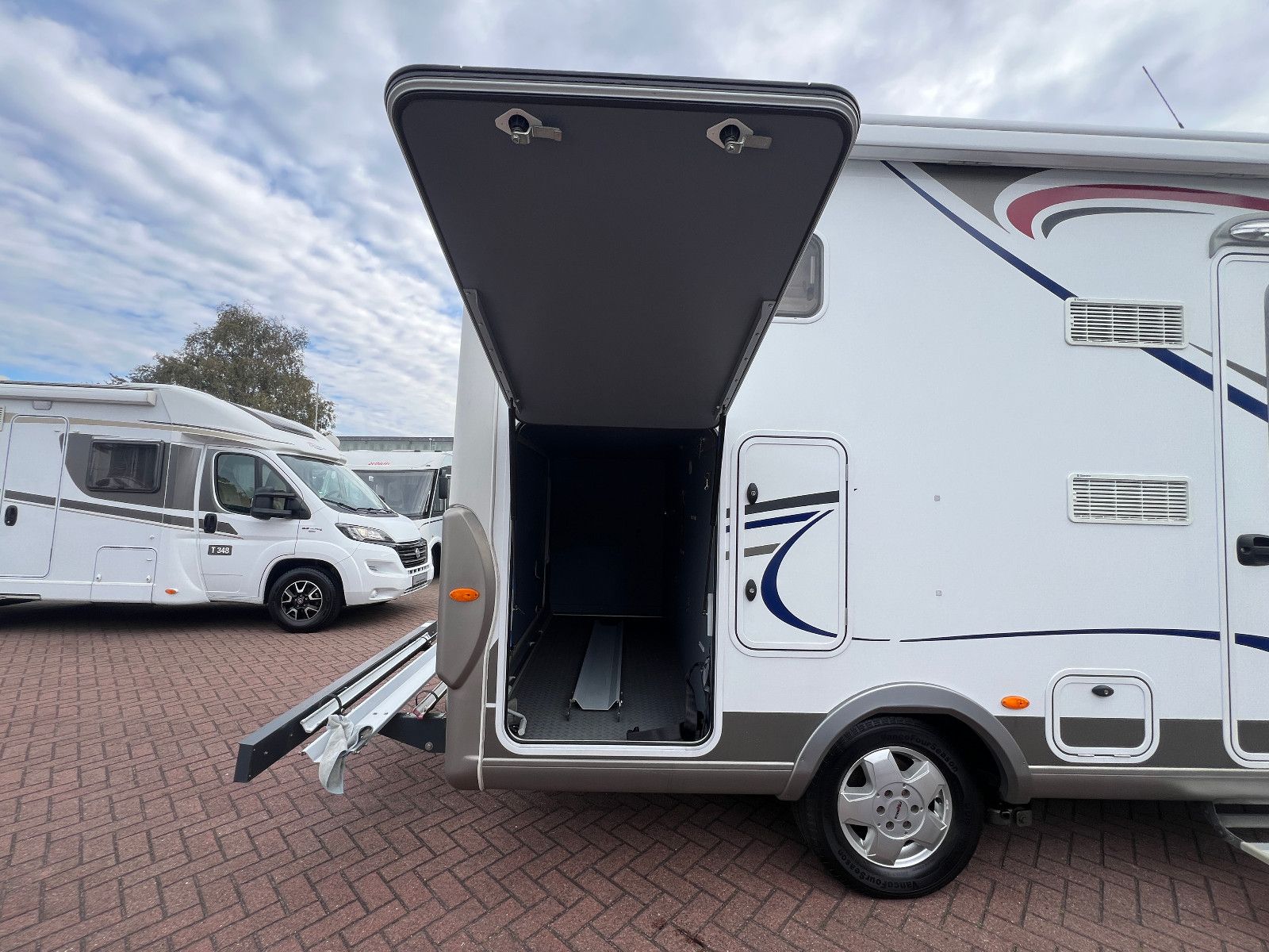 Fahrzeugabbildung Frankia T 6400 BD CompactClass MB Sprinter 316 CDI MAXI
