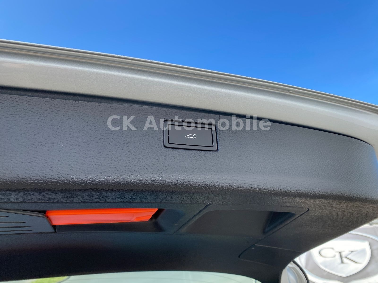 Fahrzeugabbildung Volkswagen Passat Variant Comfortline BM/DSG/Navi/Bi-Xenon