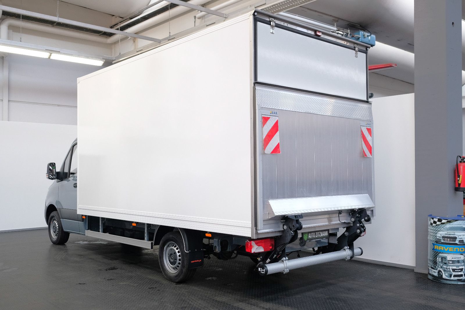 Fahrzeugabbildung Mercedes-Benz Sprinter 319 CDI Koffer Ladebordwand SOFORT