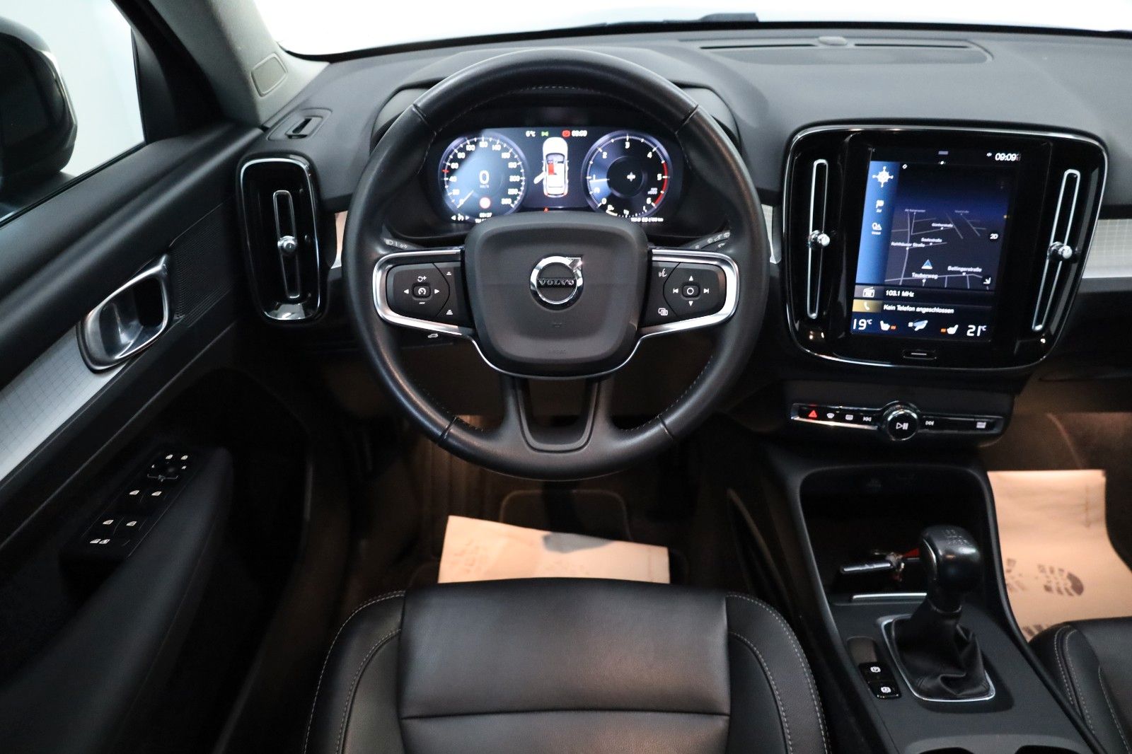 Fahrzeugabbildung Volvo XC40 Momentum Pro Leder,Navi,LED,Kamera,SH,Apple