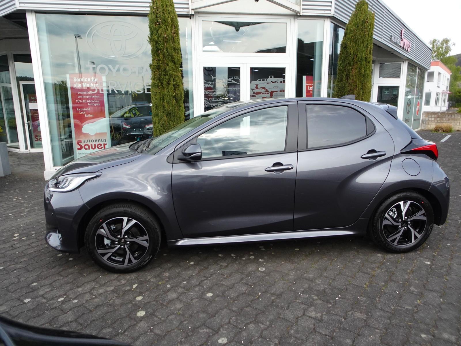 Toyota Yaris Hybrid Teamplayer + Technik Paket