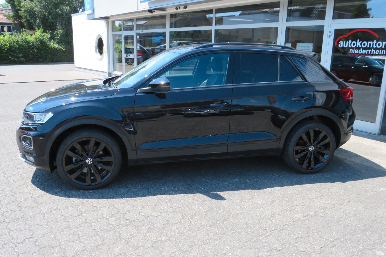 Fahrzeugabbildung Volkswagen T-Roc R-Line Sport DSG LED PDC NAVI 19`BLACK 1.H