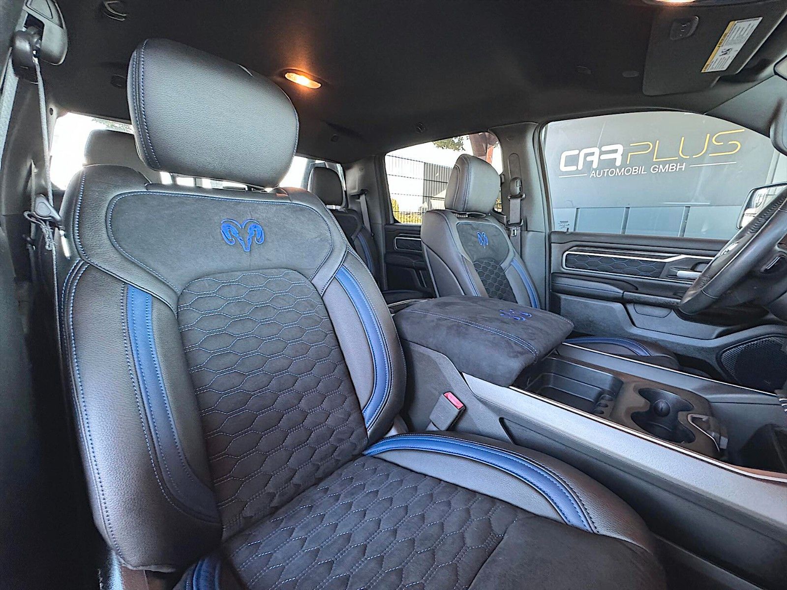 Fahrzeugabbildung Dodge RAM 5.7 V8 HEMI Night-Edition Offroad 4x4 LPG