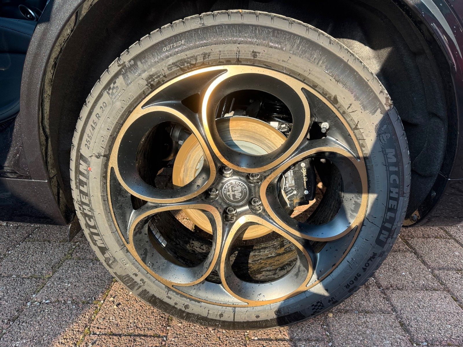 Fahrzeugabbildung Alfa Romeo Stelvio Intensa elekt. AHK Matrix LED Kamera NAV