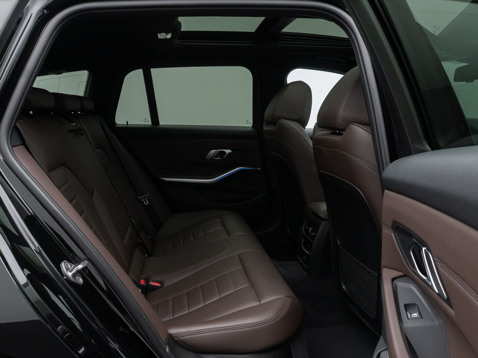 Fahrzeugabbildung BMW 330d M Sport DAB Kamera Leder ACC Alarm Pano 19"