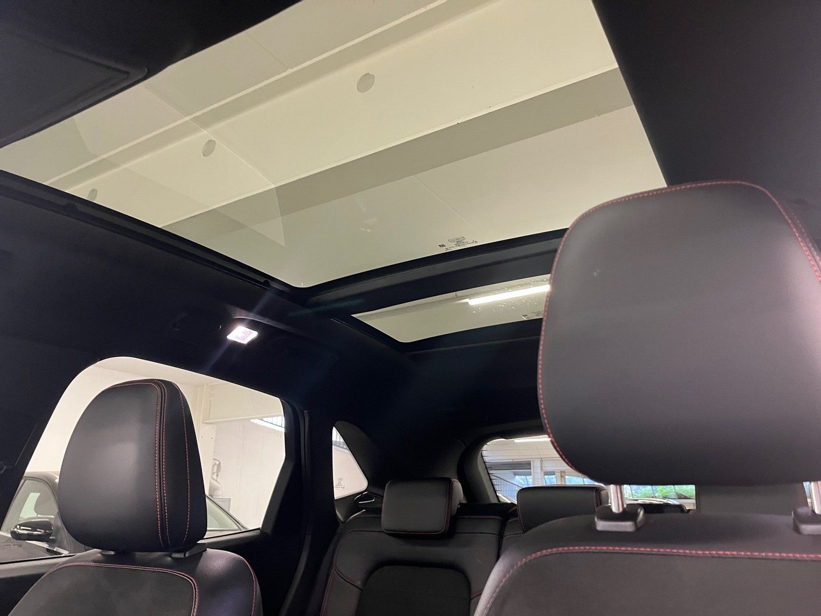 Fahrzeugabbildung Ford Kuga 2.0 EcoBlue ST-Line X*AHK*Panorama*Fahrassi