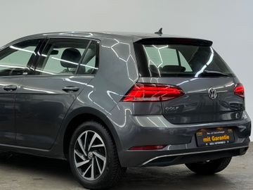 Volkswagen Golf - 8