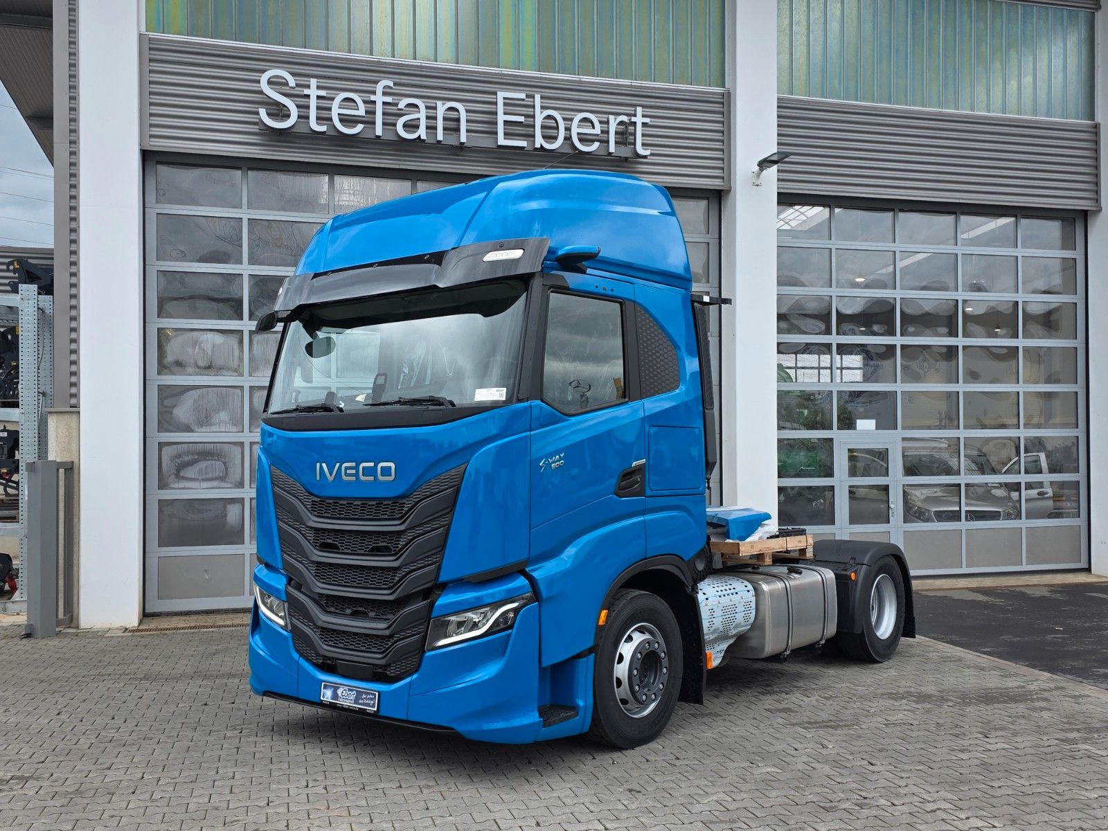 Fahrzeugabbildung Iveco S-Way AS440S50T/P LED Standklima 2 Stück
