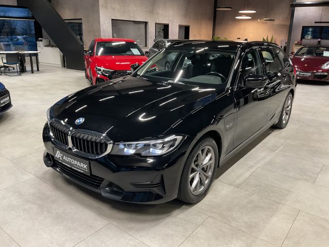 BMW 330 e Touring Sport Line