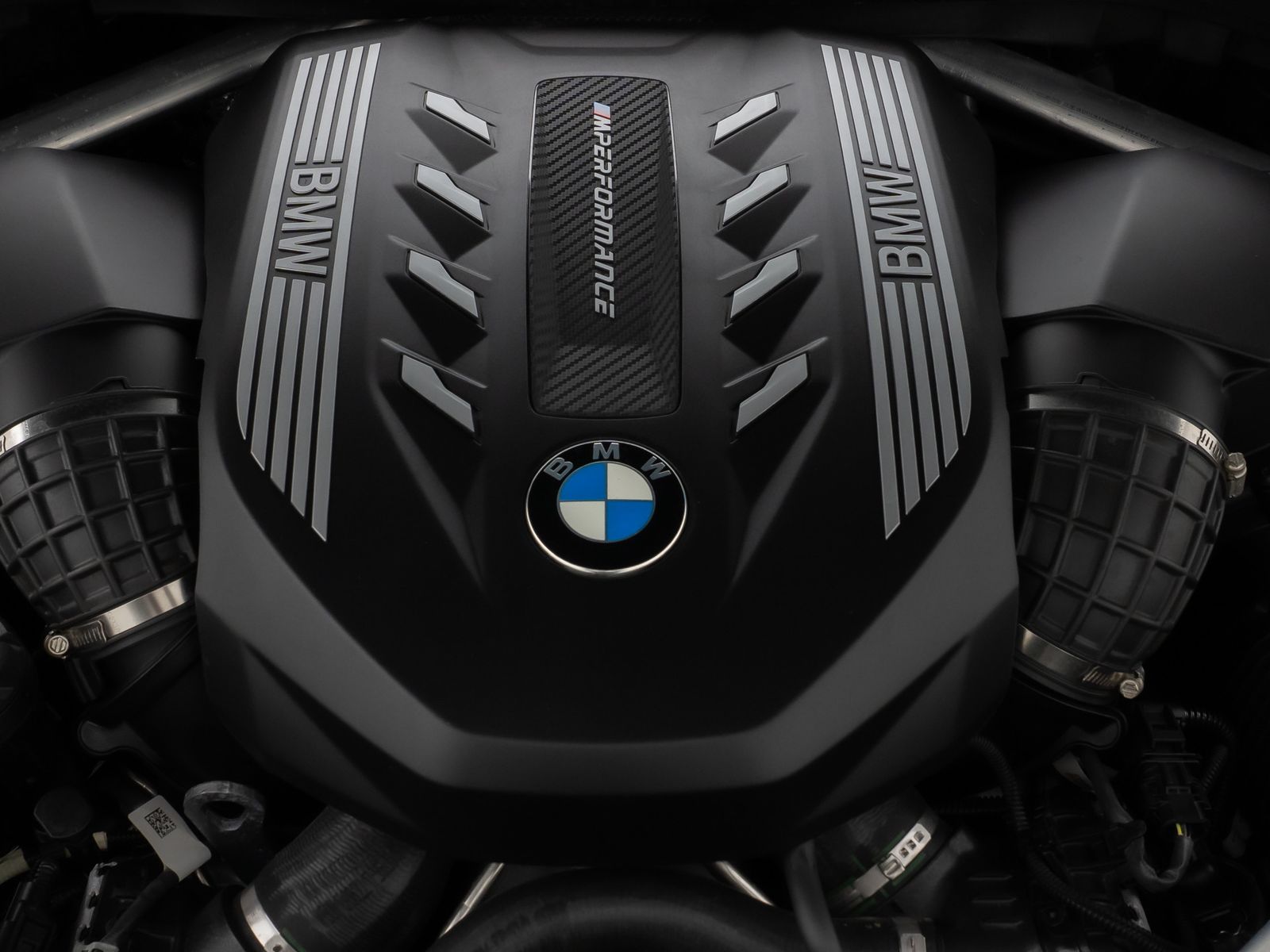Fahrzeugabbildung BMW X5 M50i Panorama 360°Laser HUD DAB B&W Massage