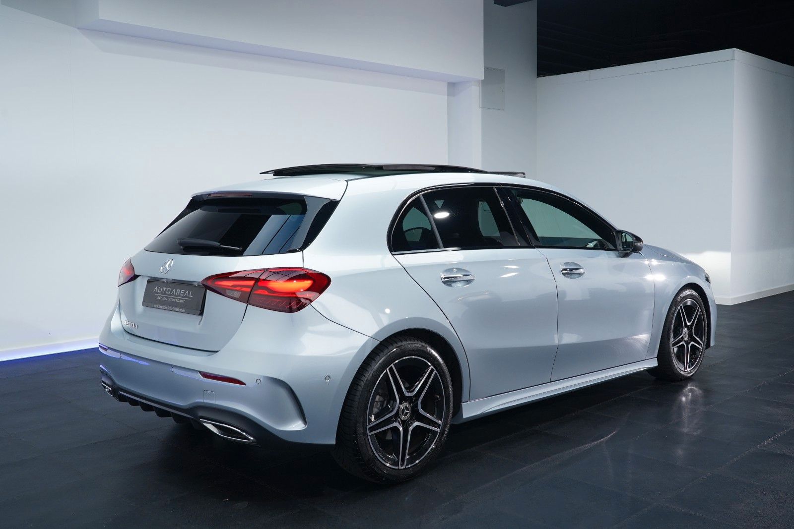 Mercedes-Benz A 200 d AMG Pano Mmry Wide NightP Multib Distr foto 2