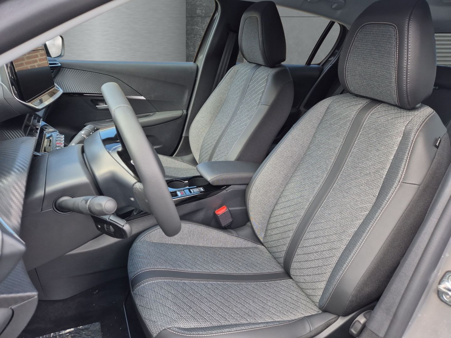 Peugeot 208 - Bild 8