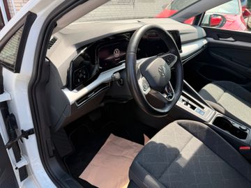 Volkswagen Golf - 8