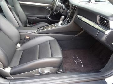 Fahrzeugabbildung Porsche 911 Carrera 4 Autom.