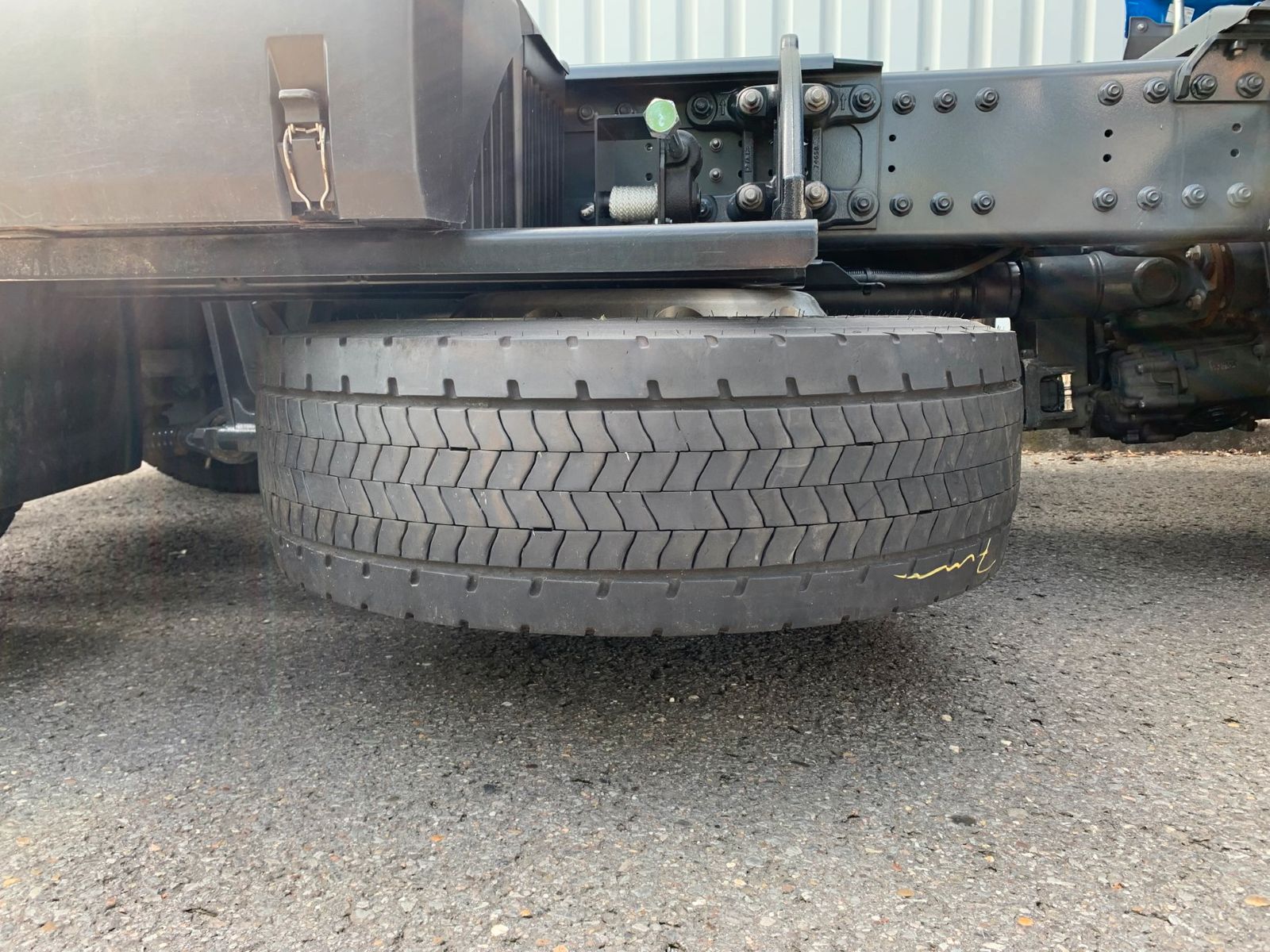 Fahrzeugabbildung DAF FT XF 480 SC LD
