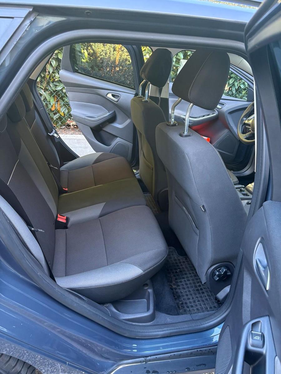 Ford Focus 2012 — photo 9