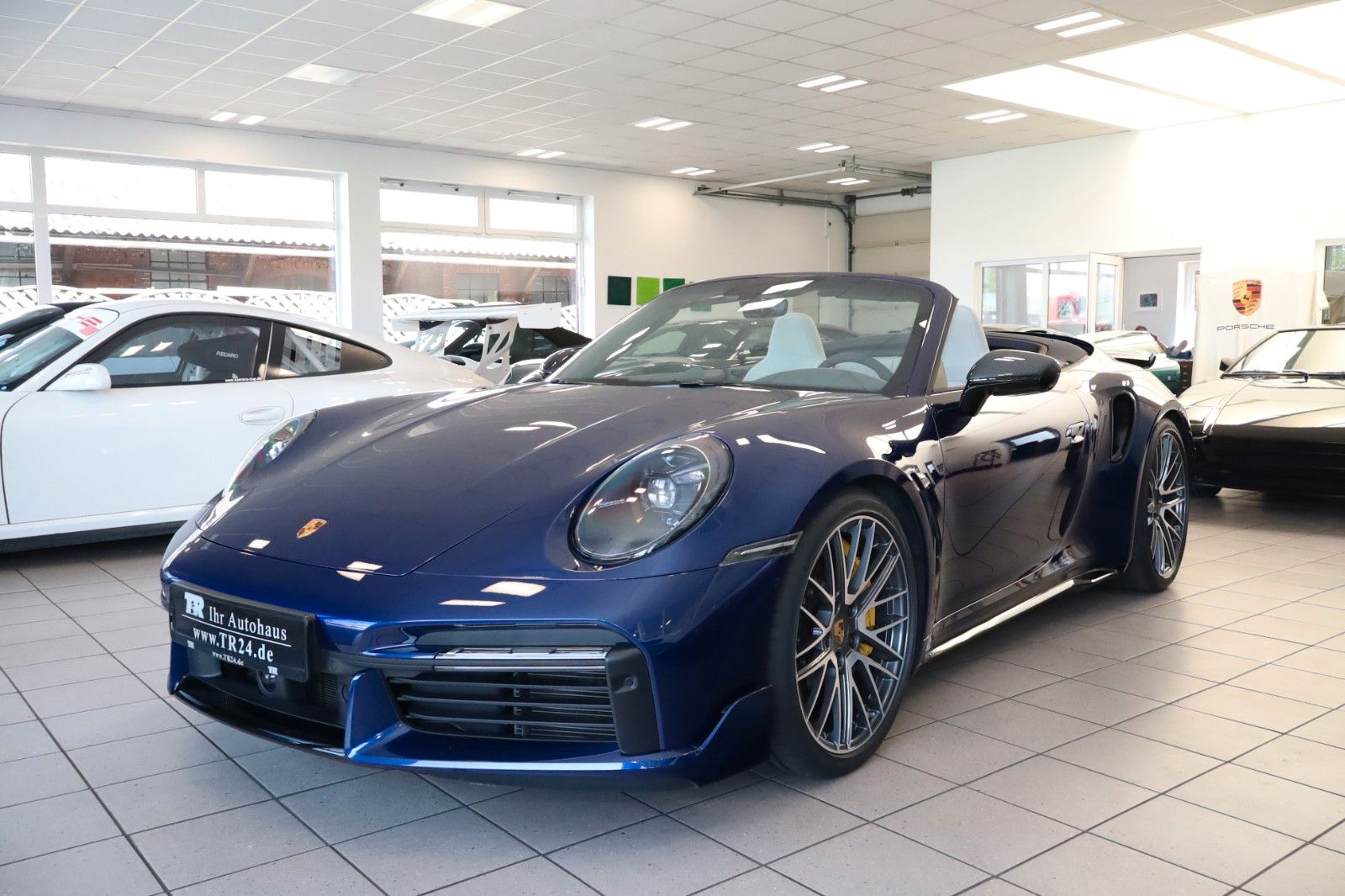 Fahrzeugabbildung Porsche 911 992 Turbo S Cabrio LIFT, SportDesign, Carbon