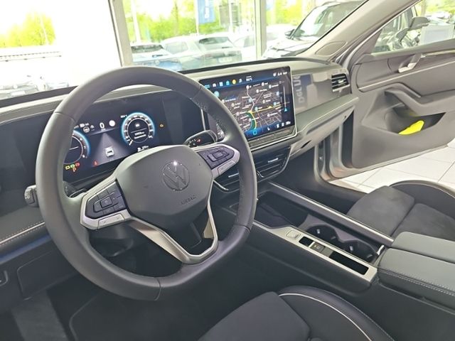 Fahrzeugabbildung Volkswagen Passat 1.5 TSI DSG Business LED NAVI SHZ AHK GJR