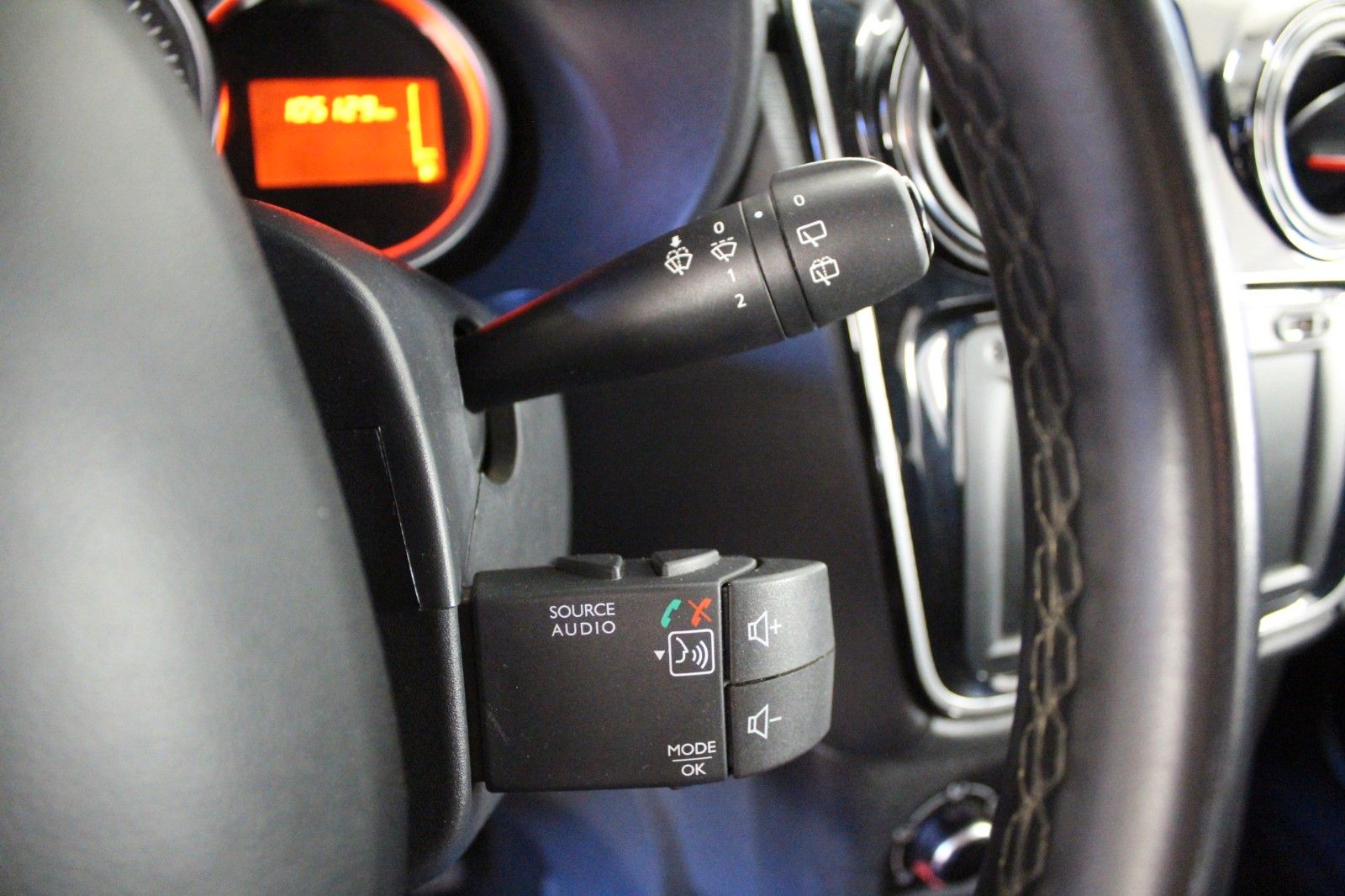 Fahrzeugabbildung Dacia Lodgy TCe 130 Stepway **Navi*7 Sitze*Techroad