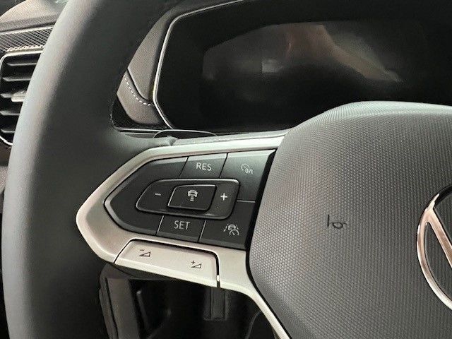 Fahrzeugabbildung Volkswagen T-Cross R-Line 1.0 TSI Sportpaket AHK-abnehmbar