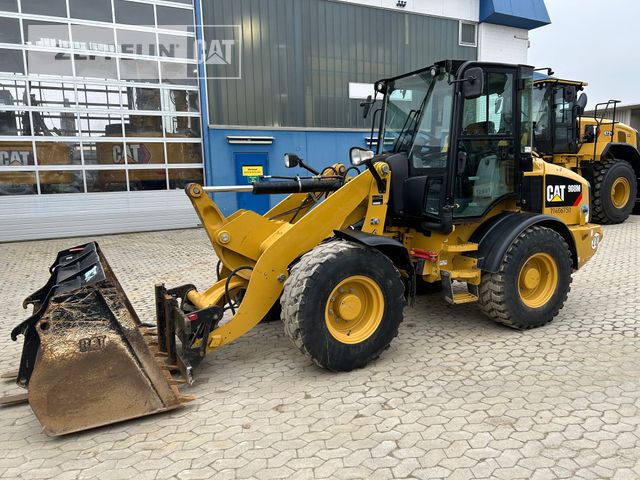 CAT 908M