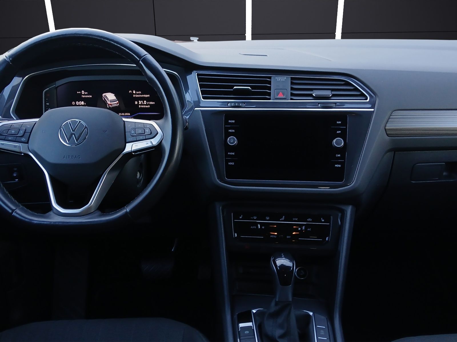 Fahrzeugabbildung Volkswagen Tiguan Allspace TDI Life DSG LED AHK Navi  ACC S