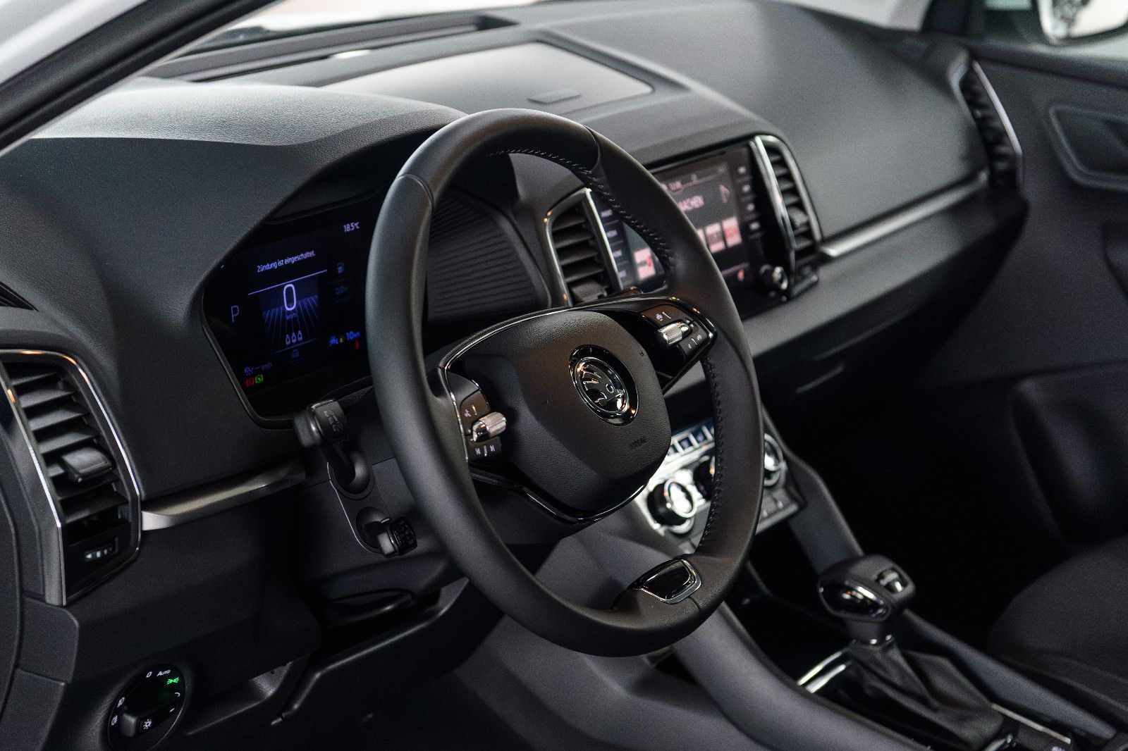 Fahrzeugabbildung SKODA Karoq Ambition 1.5 TSI DSG LED+ACC+KAM