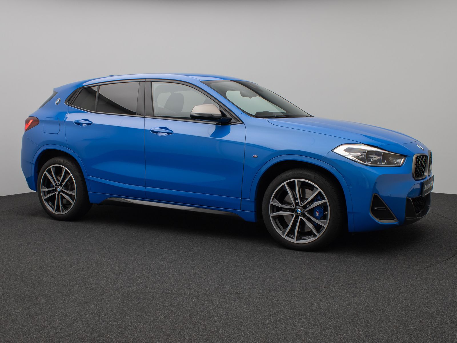 Fahrzeugabbildung BMW X2 M35i Kamera HUD DAB H/K Navi+ Alarm 19Zoll