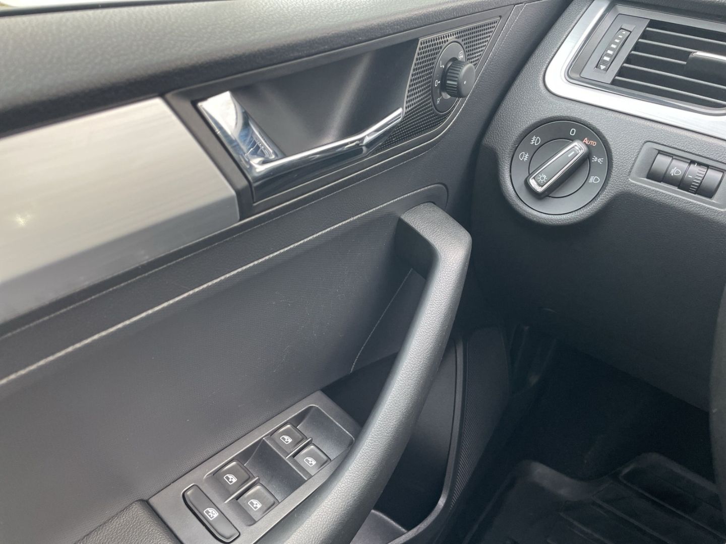 Rapid Spaceback 1.4 TSI DSG Ambition AHK/Pano/Xe