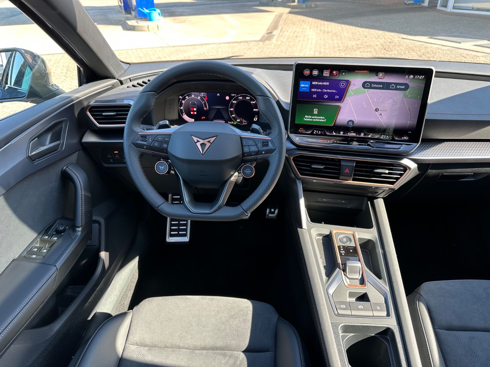 Fahrzeugabbildung CUPRA Leon ST 2.0 TSI 4Drive VZ Pano/AHK/Navi/ACC