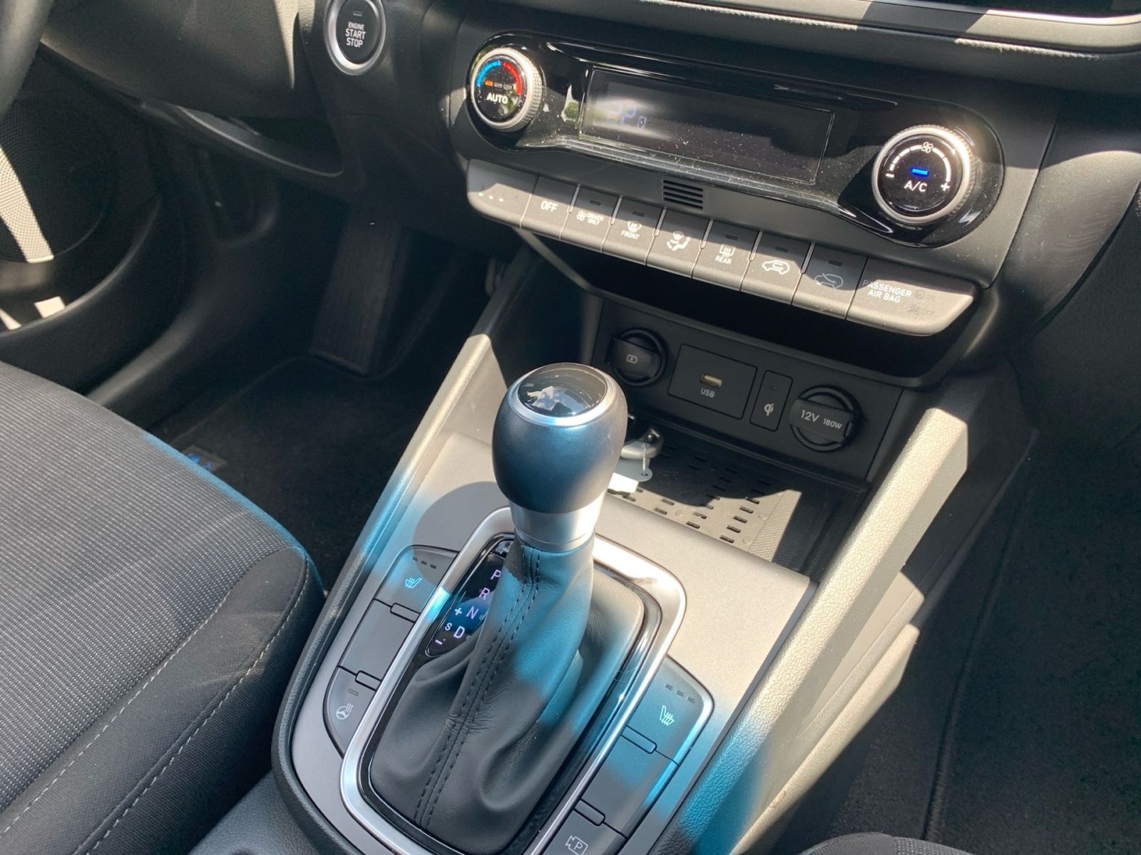 Fahrzeugabbildung Hyundai KONA 1.6 GDI Trend Hybrid Navi